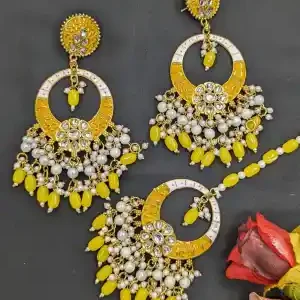 1 Set Kundan stone and Pearl set includes Earrings and Maang Tikka