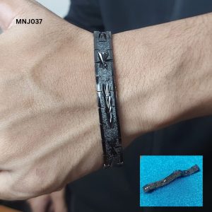 Royal Steel Pattern Black Bracelet for Men MNJ037