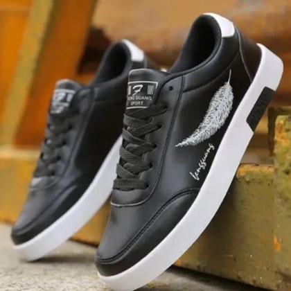 Stylish and Fashionable Winter and Summer Exclusive Sneakers - Image 3