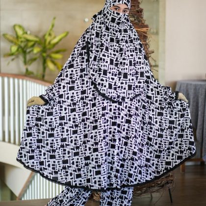 Elegant Palazzo long...